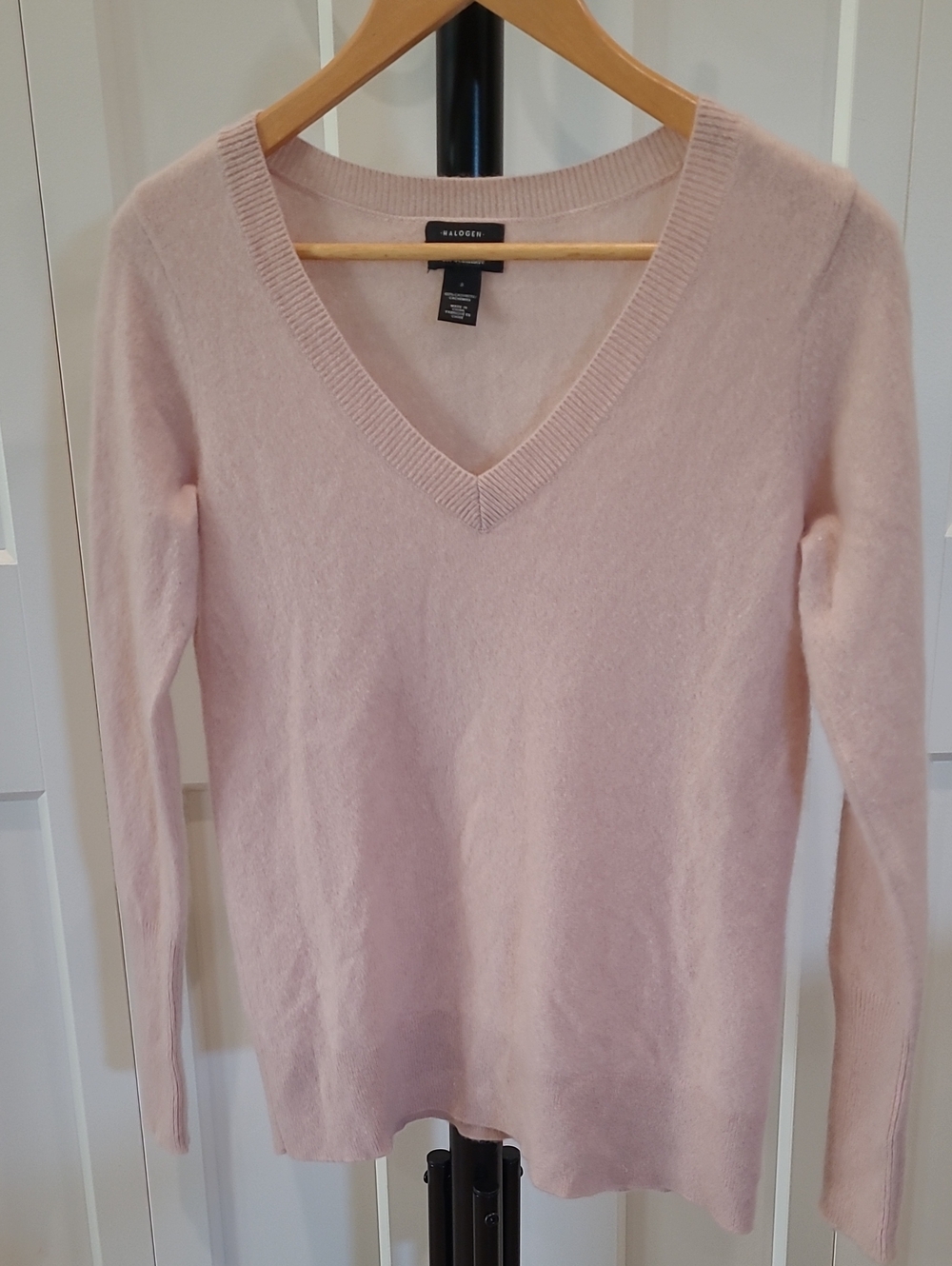 Halogen Light Blush 100% Cashmere V-Neck Sweater